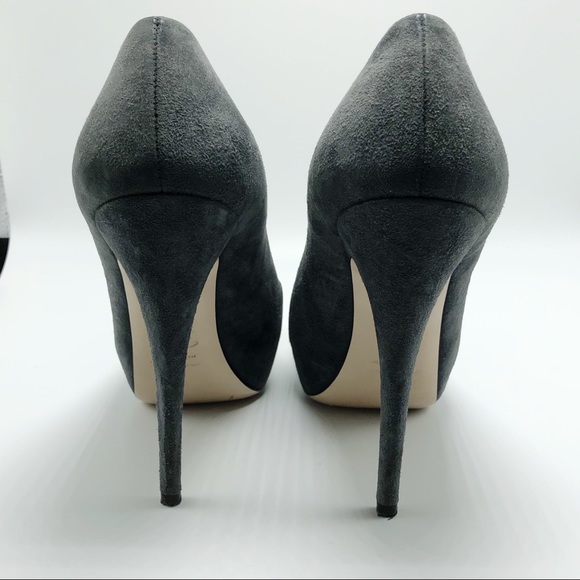 Miu Miu Suede Pump - Picture 4 of 8